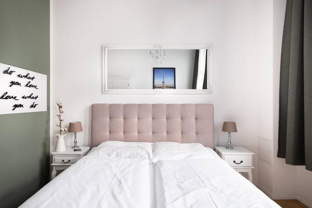 Sc 05 By Rockchair Apartments L Superhost Status L 2 Bedrooms Boxspringbeds Balcony Elevator - Cozy Family & Business Flair Welcomes You! Berlin Exterior foto